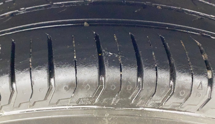 2016 Hyundai Elite i20 ASTA 1.2 (O), Petrol, Manual, 61,013 km, Left Rear Tyre Tread