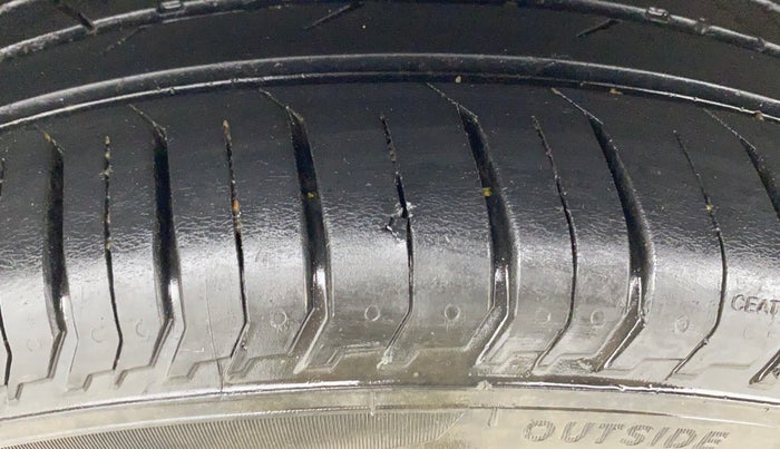 2016 Hyundai Elite i20 ASTA 1.2 (O), Petrol, Manual, 61,013 km, Right Rear Tyre Tread