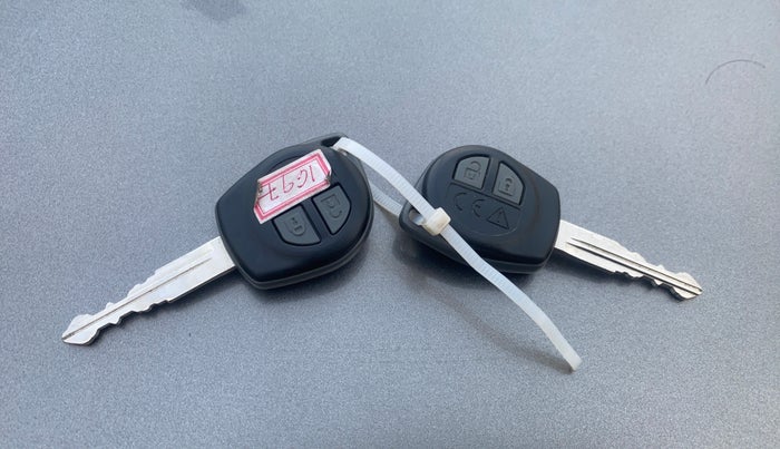 2021 Maruti Swift VXI, Petrol, Manual, 36,985 km, Key Close Up