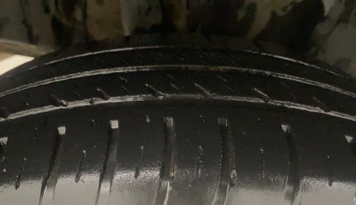 2021 Maruti Swift VXI, Petrol, Manual, 36,985 km, Right Rear Tyre Tread