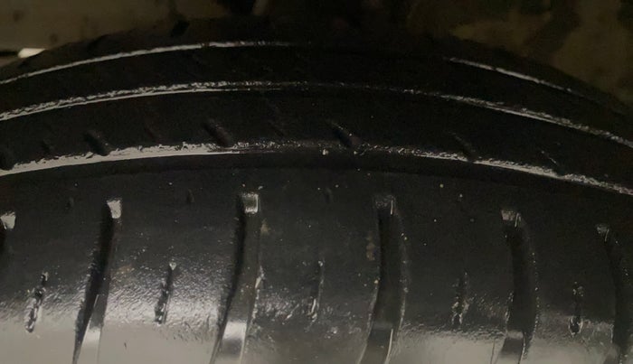 2021 Maruti Swift VXI, Petrol, Manual, 36,985 km, Left Front Tyre Tread