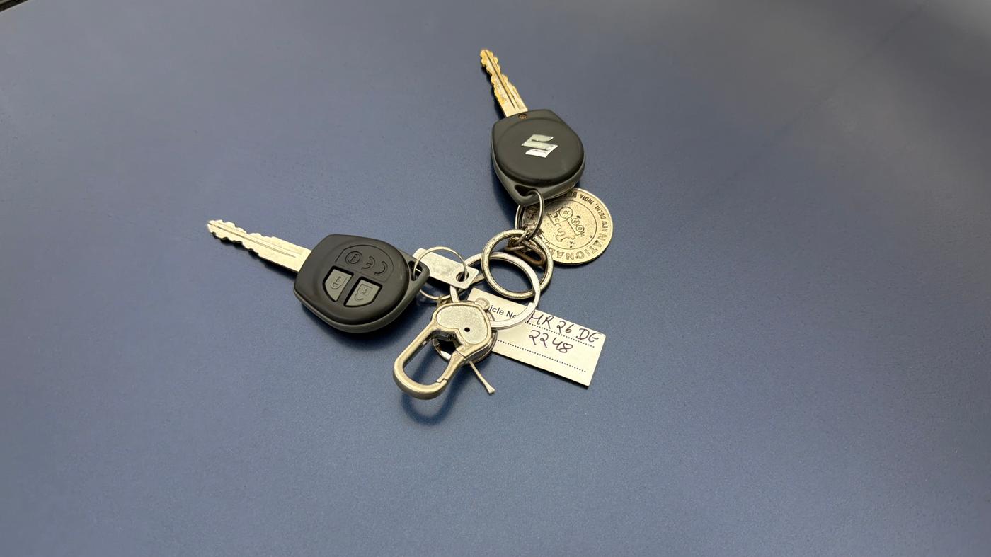 2017 Maruti Baleno DELTA PETROL 1.2, Petrol, Manual, 65,381 km, Key Close Up