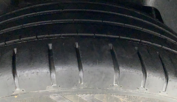 2020 Ford Figo Aspire TITANIUM 1.2 PETROL, Petrol, Manual, 39,240 km, Right Rear Tyre Tread