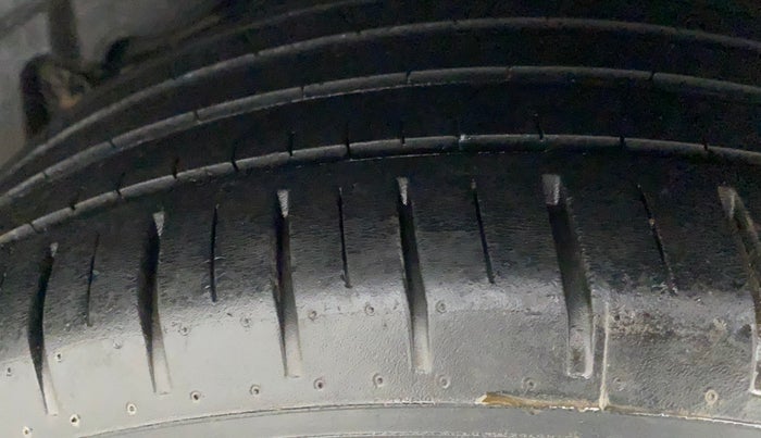 2020 Ford Figo Aspire TITANIUM 1.2 PETROL, Petrol, Manual, 39,240 km, Left Rear Tyre Tread