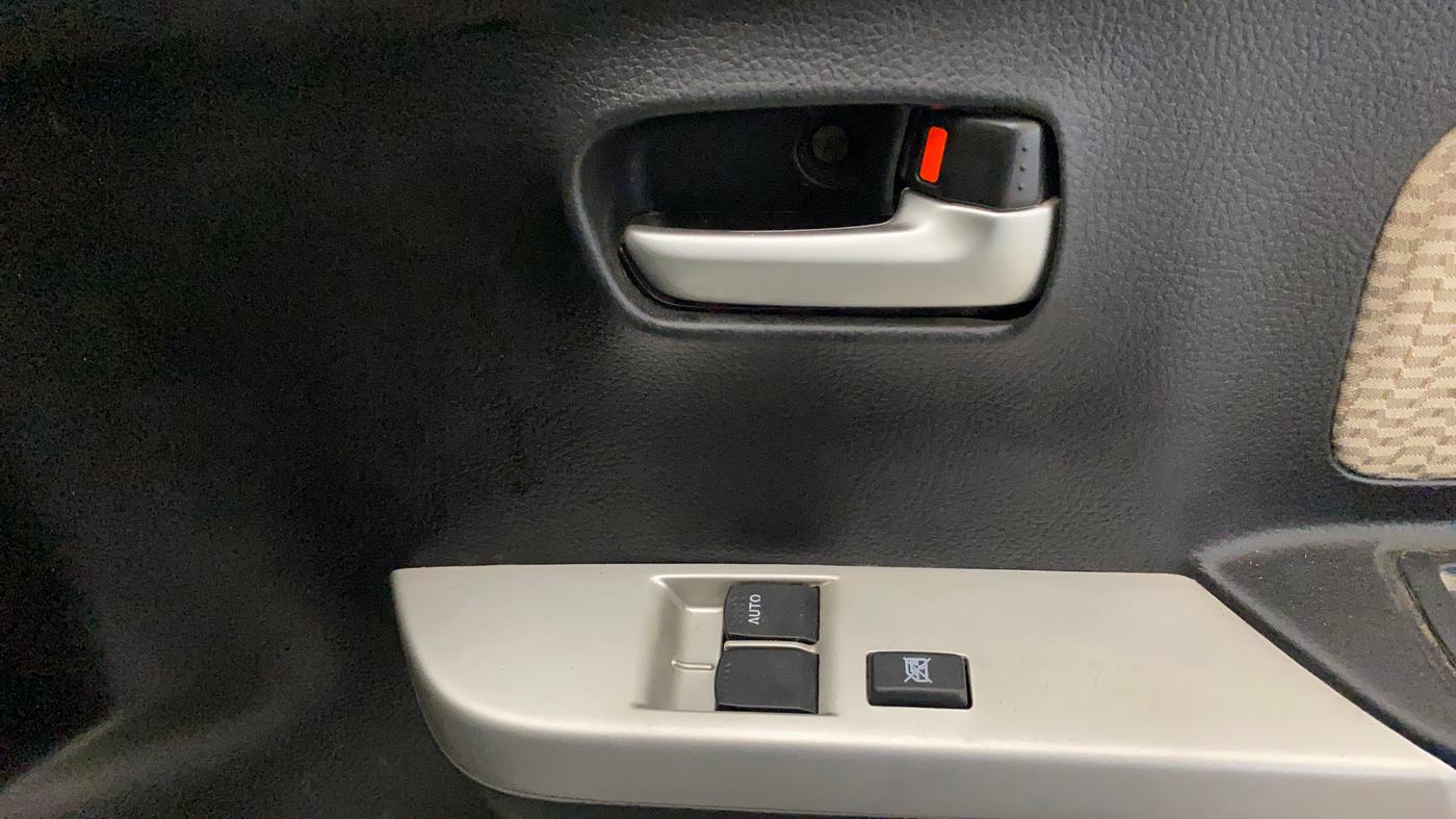 2018 Maruti Wagon R 1.0 LXI CNG, CNG, Manual, 50,979 km, Driver Side Door Panels Control