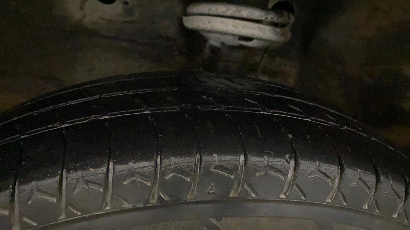 2018 Maruti Wagon R 1.0 LXI CNG, CNG, Manual, 50,979 km, Left Front Tyre Tread