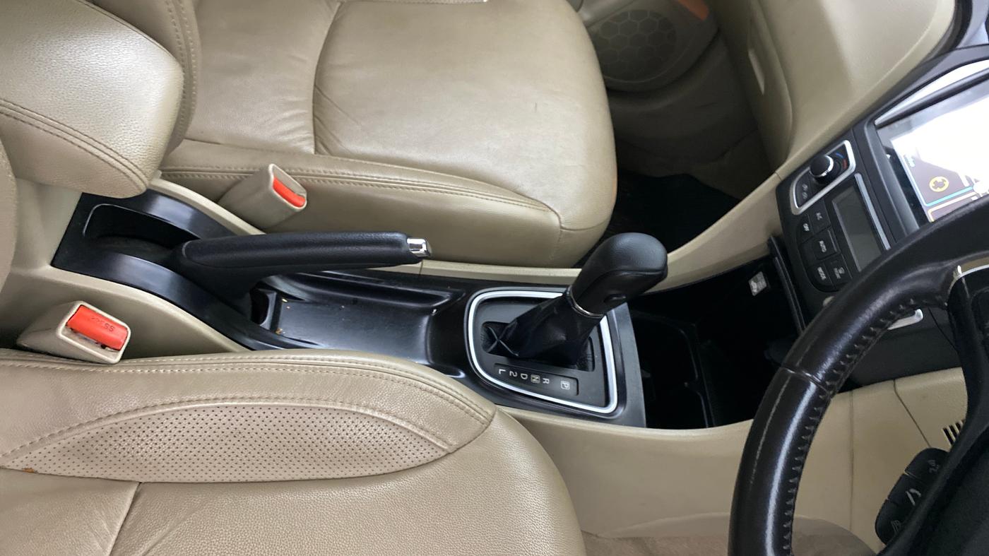 2016 Maruti Ciaz ZXI+ AT, Petrol, Automatic, 65,370 km, Gear Lever