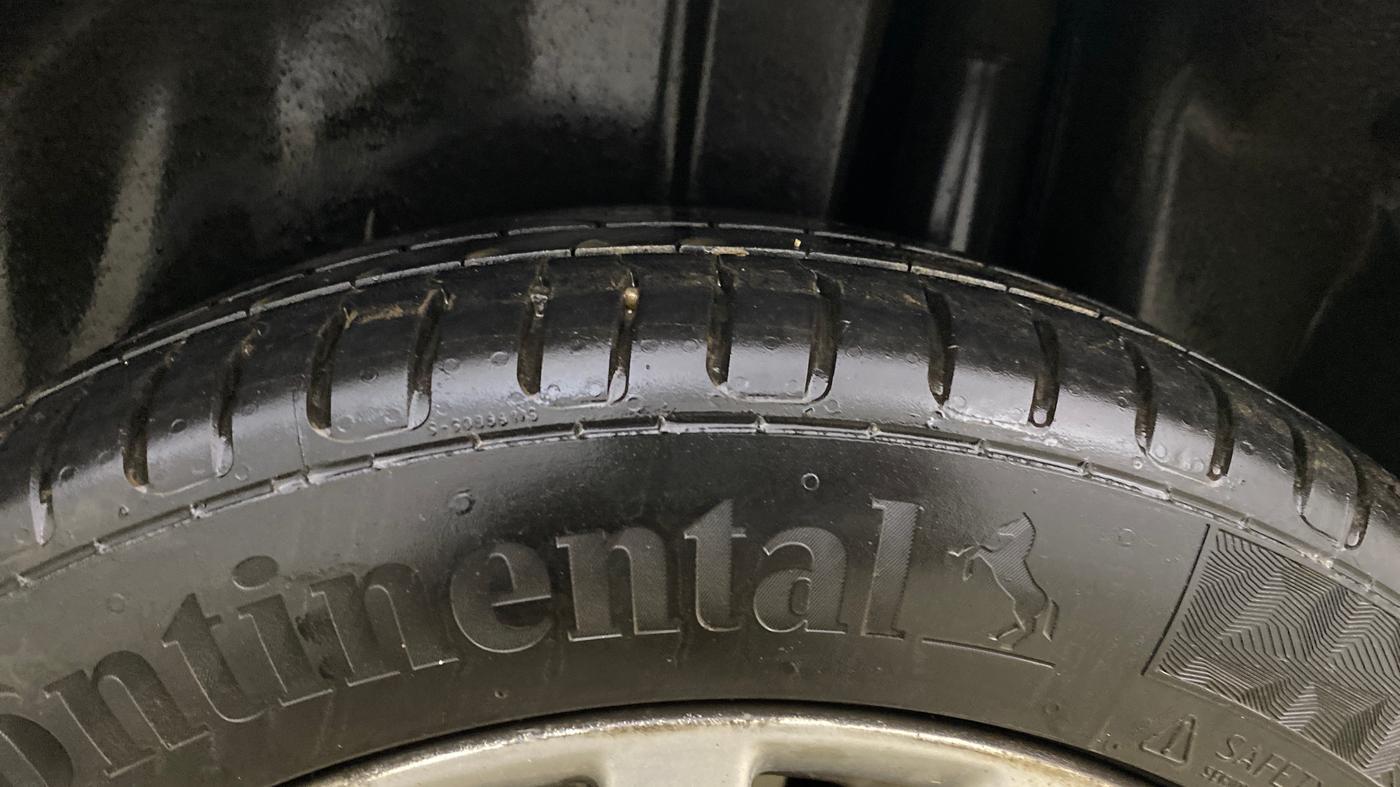 2016 Maruti Ciaz ZXI+ AT, Petrol, Automatic, 65,370 km, Left Rear Tyre Tread