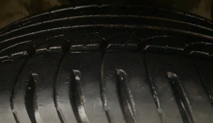 2014 Hyundai Grand i10 SPORTZ 1.2 KAPPA VTVT, Petrol, Manual, 25,663 km, Right Front Tyre Tread