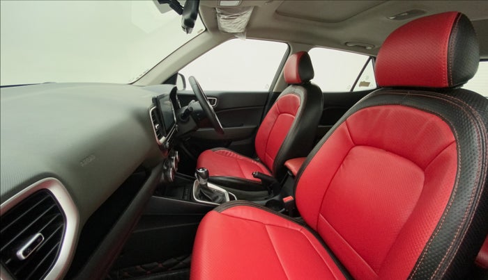 2019 Hyundai VENUE SX PLUS 1.0 TURBO DCT, Petrol, Automatic, 1,17,339 km, Right Side Front Door Cabin