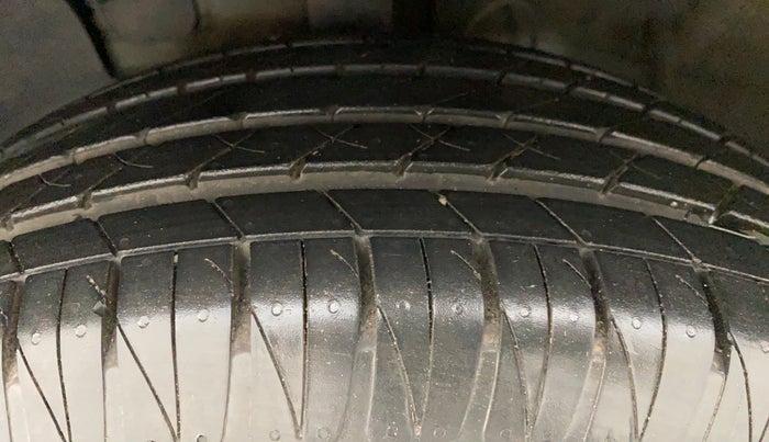 2019 Hyundai VENUE SX PLUS 1.0 TURBO DCT, Petrol, Automatic, 1,17,339 km, Left Front Tyre Tread