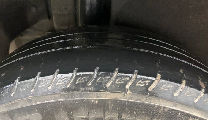 2023 KIA CARENS LUXURY PLUS 1.5 DIESEL AT 7 STR, Diesel, Automatic, 47,489 km, Right Rear Tyre Tread