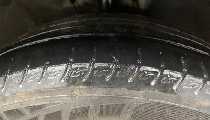 2023 KIA CARENS LUXURY PLUS 1.5 DIESEL AT 7 STR, Diesel, Automatic, 47,489 km, Right Front Tyre Tread