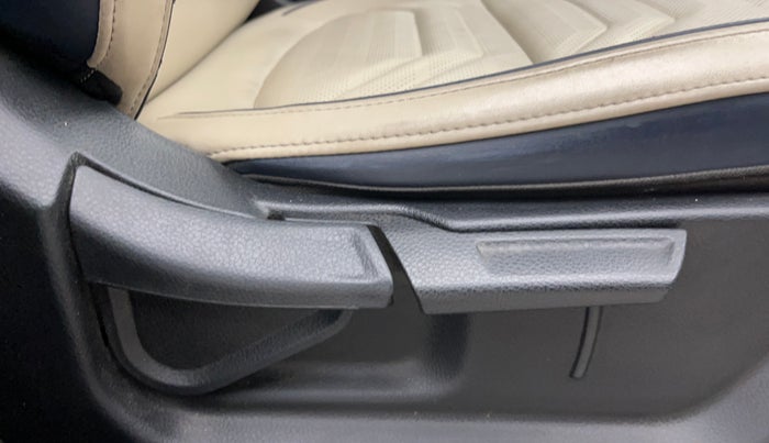 2023 KIA CARENS LUXURY PLUS 1.5 DIESEL AT 7 STR, Diesel, Automatic, 47,489 km, Driver Side Adjustment Panel