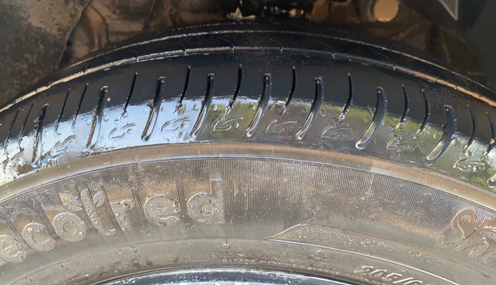 2023 Mahindra XUV300 W4 1.5 DIESEL, Diesel, Manual, 43,274 km, Left Front Tyre Tread