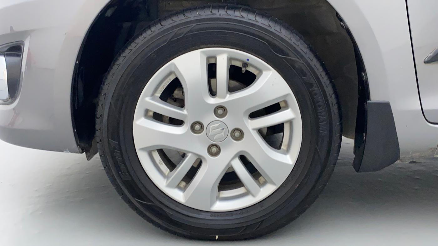 2013 Maruti Swift Dzire ZDI, Diesel, Manual, 24,717 km, Left Front Wheel