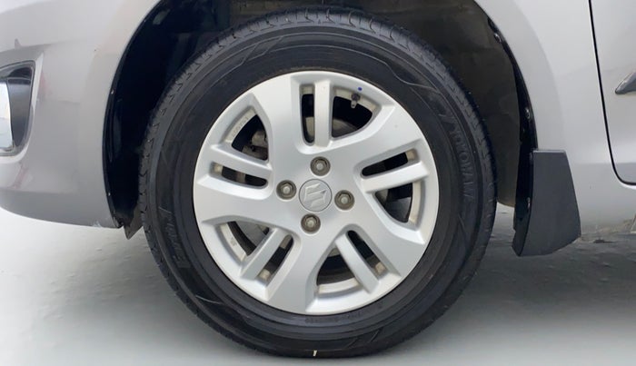 2013 Maruti Swift Dzire ZDI, Diesel, Manual, 24,717 km, Left Front Wheel