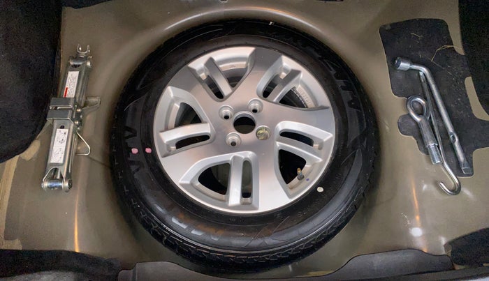 2013 Maruti Swift Dzire ZDI, Diesel, Manual, 24,717 km, Spare Tyre