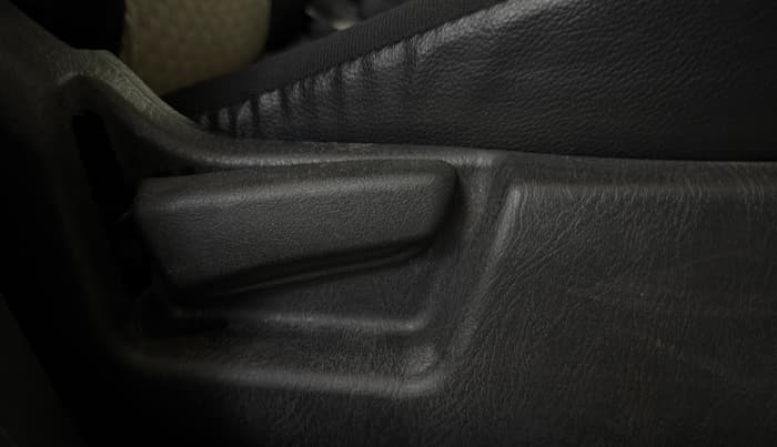 2020 Maruti Alto LXI, Petrol, Manual, 39,212 km, Driver Side Adjustment Panel
