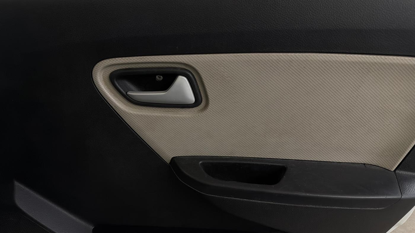 2020 Maruti Alto LXI, Petrol, Manual, 39,212 km, Driver Side Door Panels Control