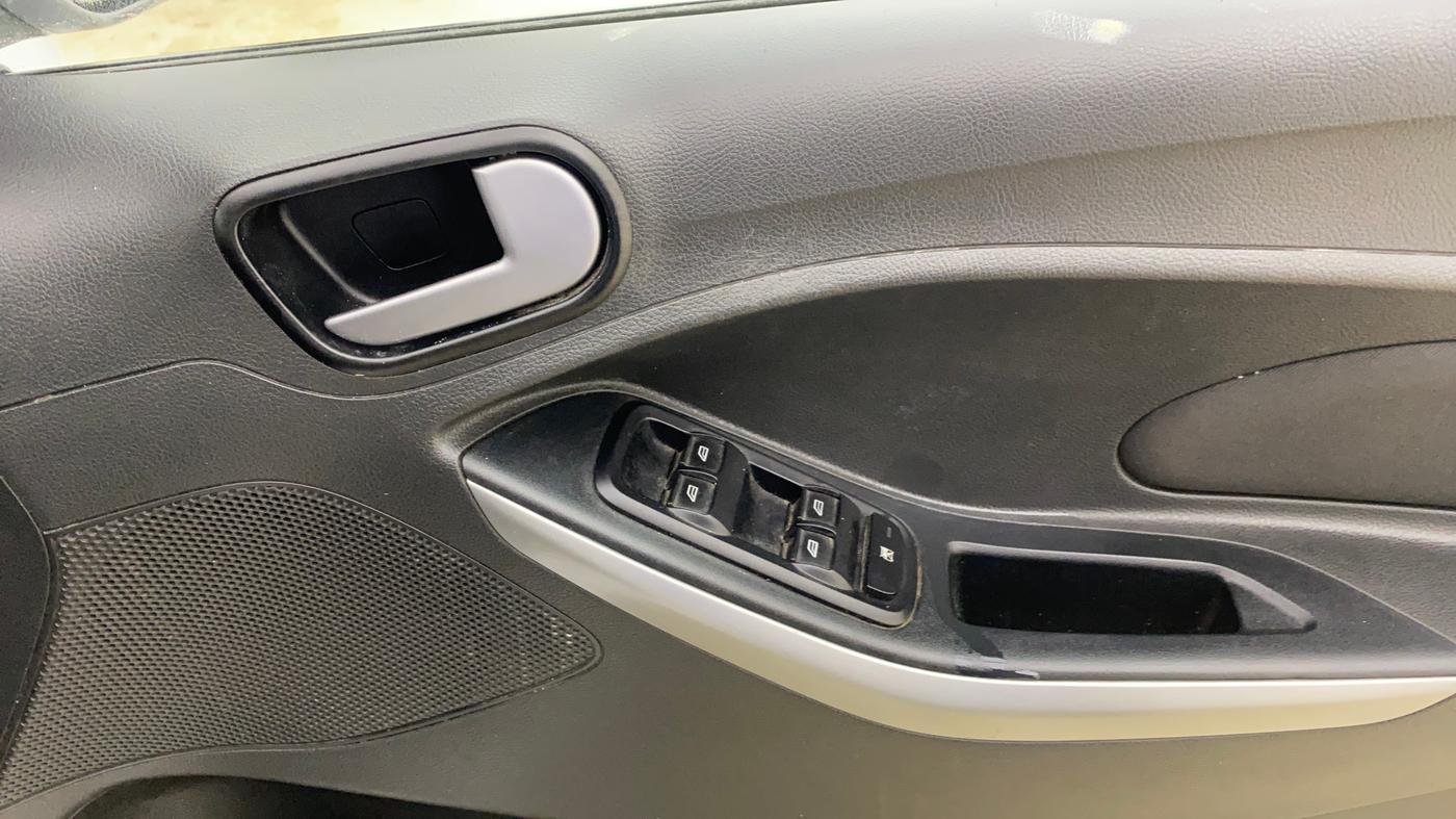 2018 Ford FREESTYLE TREND 1.2 PETROL, Petrol, Manual, 74,772 km, Driver Side Door Panels Control