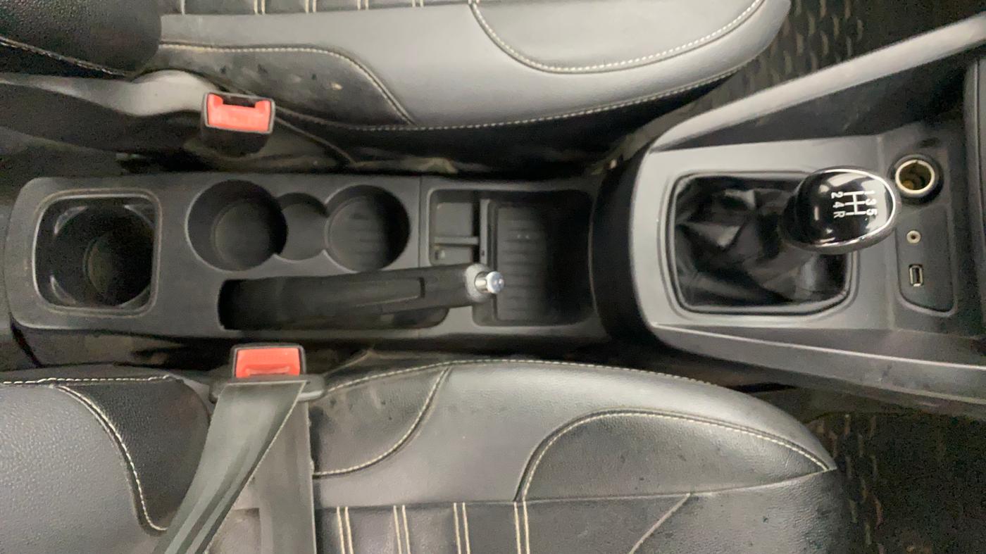 2018 Ford FREESTYLE TREND 1.2 PETROL, Petrol, Manual, 74,772 km, Gear Lever