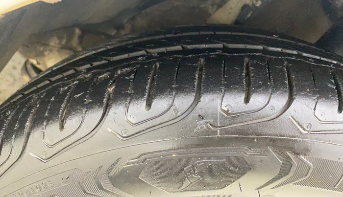 2015 Tata Zest XT PETROL, Petrol, Manual, 58,059 km, Right Front Tyre Tread