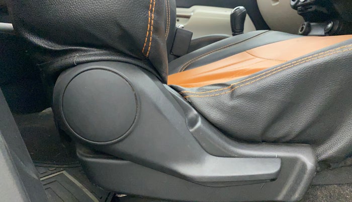 2017 Maruti IGNIS DELTA 1.2, Petrol, Manual, 83,468 km, Driver Side Adjustment Panel