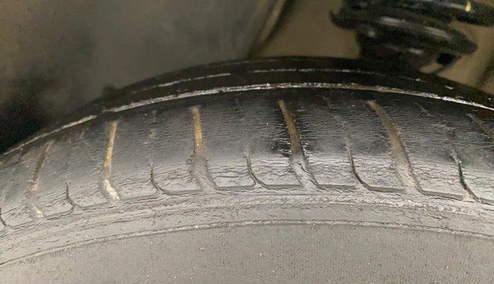 2017 Maruti IGNIS DELTA 1.2, Petrol, Manual, 83,468 km, Left Front Tyre Tread