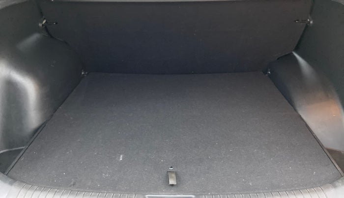 2015 Hyundai Creta 1.6 SX (O) CRDI, Diesel, Manual, 57,105 km, Boot Inside