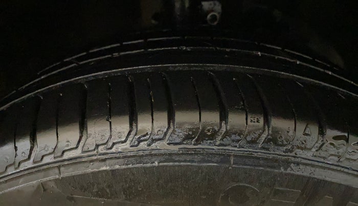 2020 Maruti Baleno ZETA PETROL 1.2, Petrol, Manual, 95,725 km, Right Front Tyre Tread