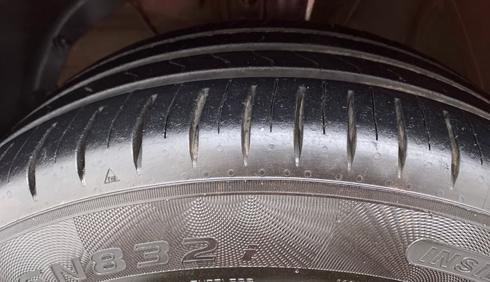 2018 Maruti Swift VXI AMT D, Petrol, Automatic, 60,498 km, Left Front Tyre Tread