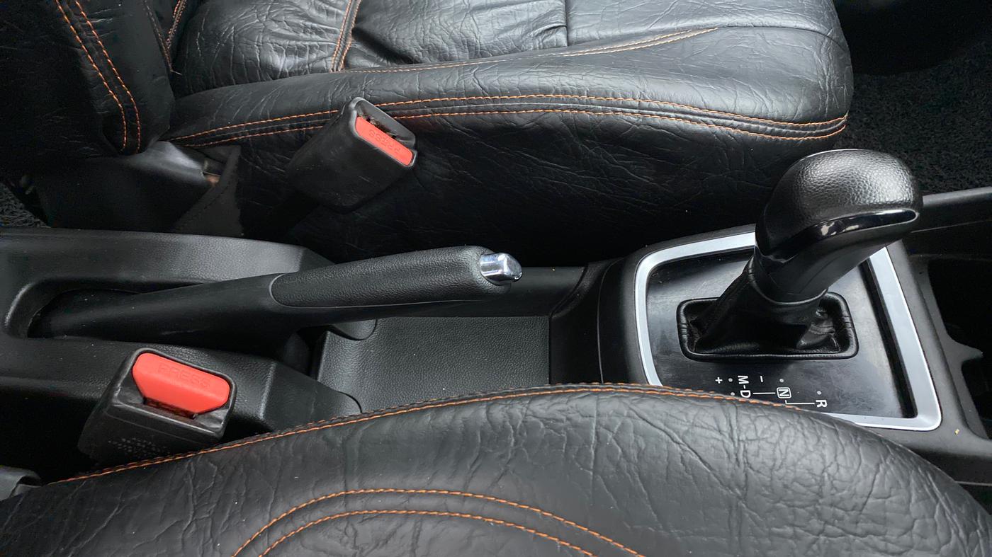2018 Maruti Swift VXI AMT D, Petrol, Automatic, 60,498 km, Gear Lever