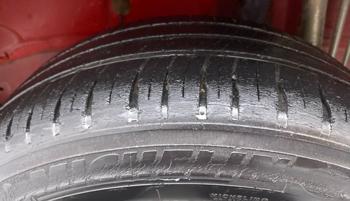 2018 Maruti Swift VXI AMT D, Petrol, Automatic, 60,498 km, Left Rear Tyre Tread