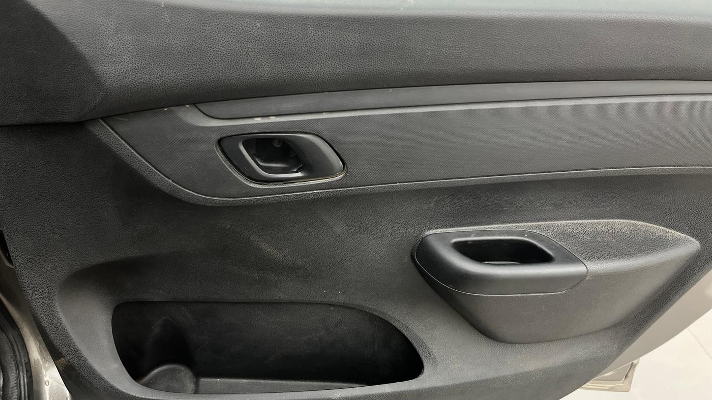 2019 Renault Kwid RXL, Petrol, Manual, 75,994 km, Driver Side Door Panels Control
