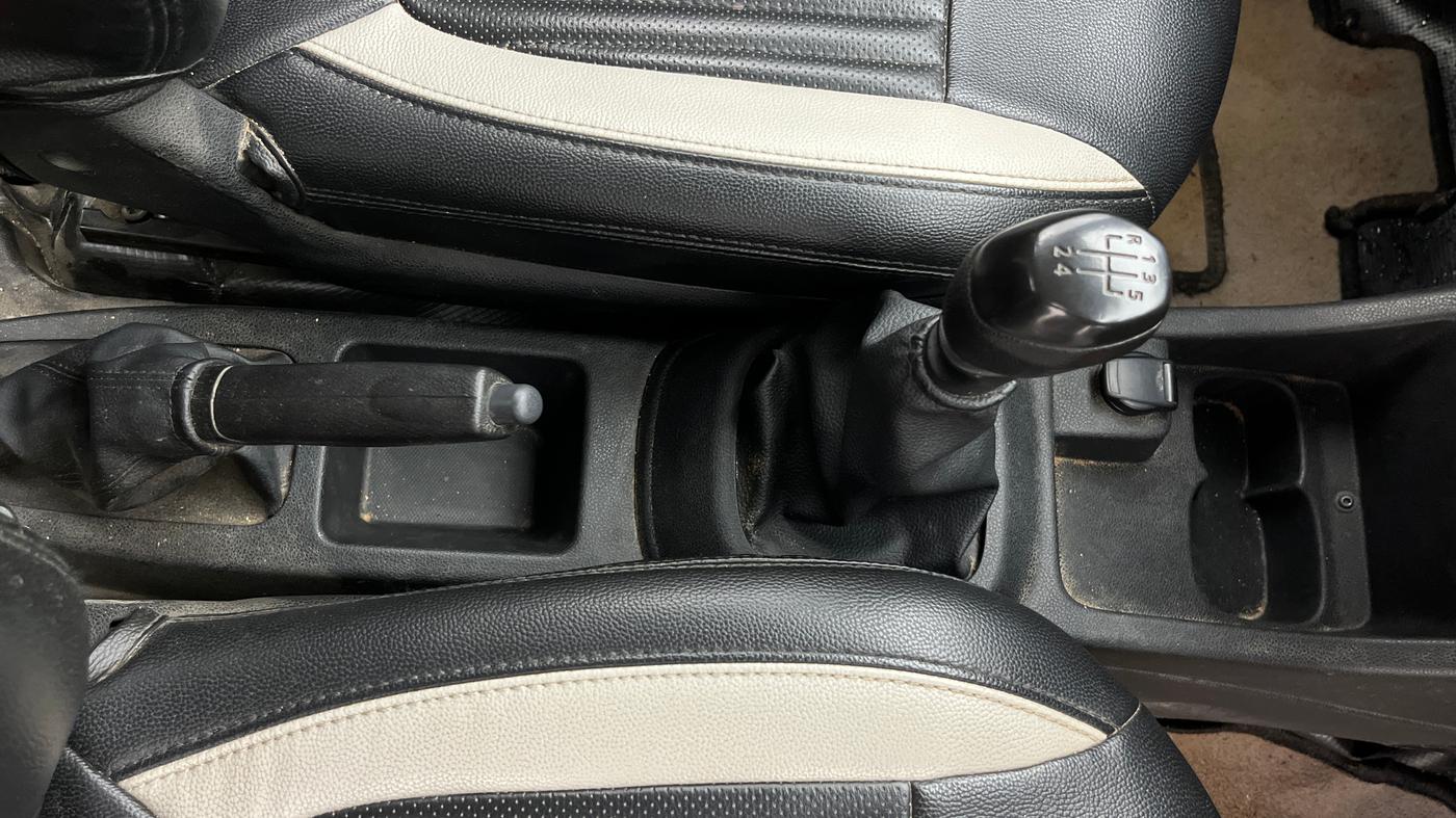 2019 Renault Kwid RXL, Petrol, Manual, 75,994 km, Gear Lever