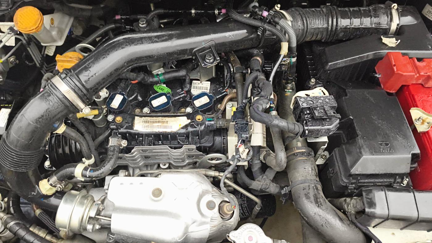 2023 Tata ALTROZ XZ PLUS PETROL, Petrol, Manual, 49,816 km, Engine View