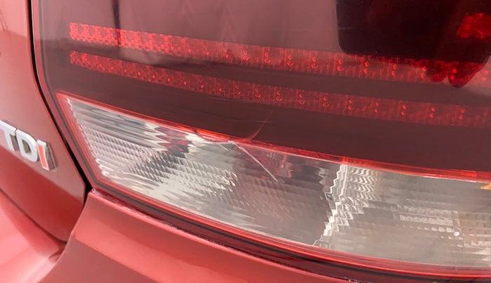 2019 Volkswagen Vento HIGHLINE DIESEL 1.5, Diesel, Manual, 1,17,683 km, Right tail light - Minor damage