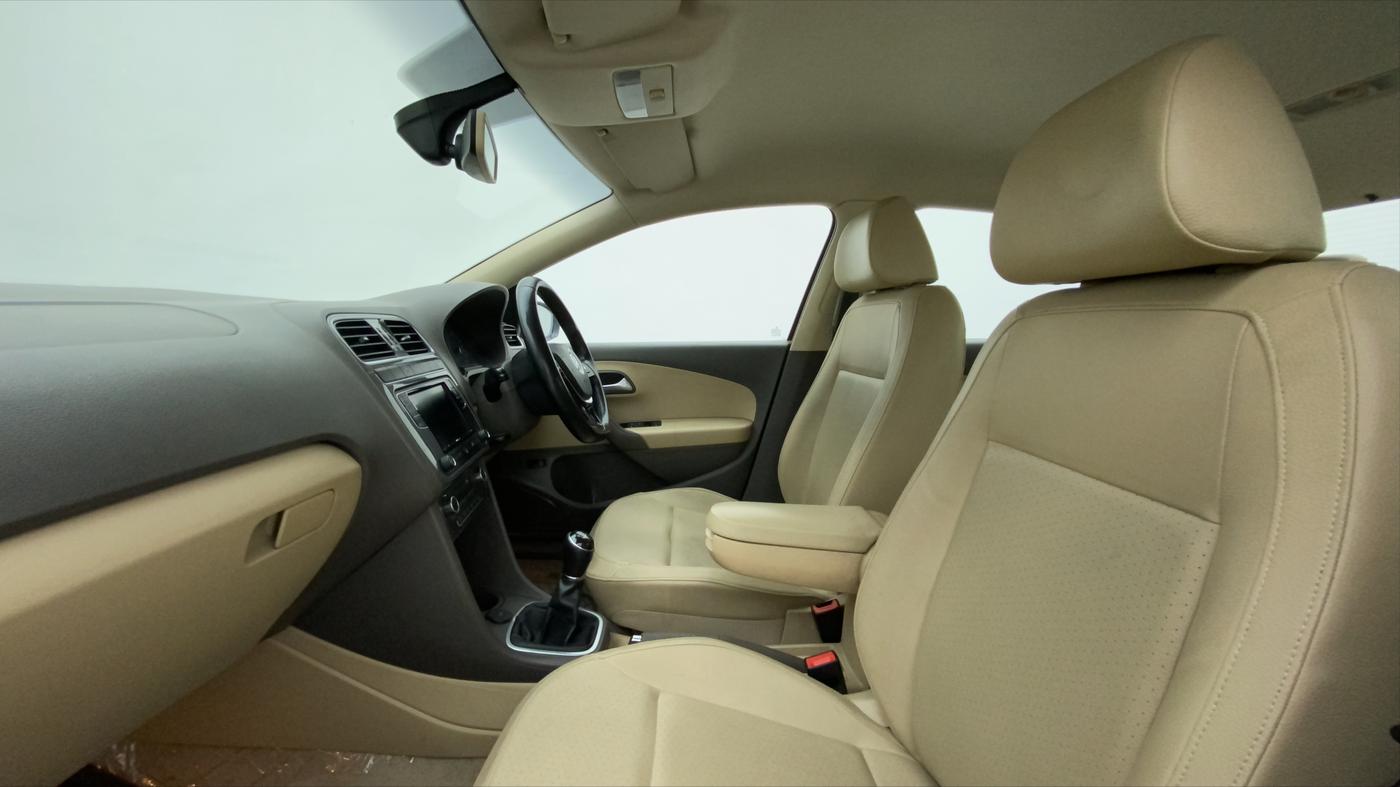 2019 Volkswagen Vento HIGHLINE DIESEL 1.5, Diesel, Manual, 1,17,683 km, Right Side Front Door Cabin