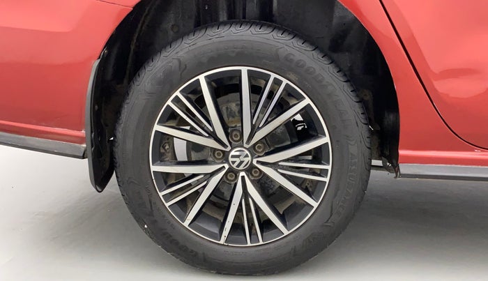 2019 Volkswagen Vento HIGHLINE DIESEL 1.5, Diesel, Manual, 1,17,683 km, Right Rear Wheel