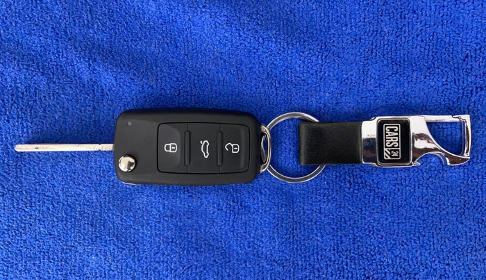 2019 Volkswagen Vento HIGHLINE DIESEL 1.5, Diesel, Manual, 1,17,683 km, Key Close Up