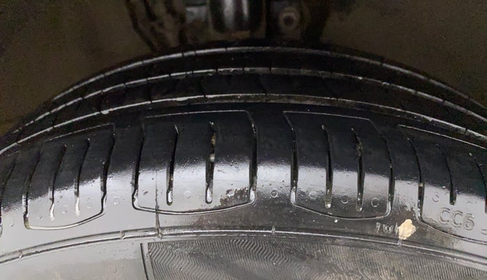 2019 Volkswagen Vento HIGHLINE DIESEL 1.5, Diesel, Manual, 1,17,683 km, Right Front Tyre Tread
