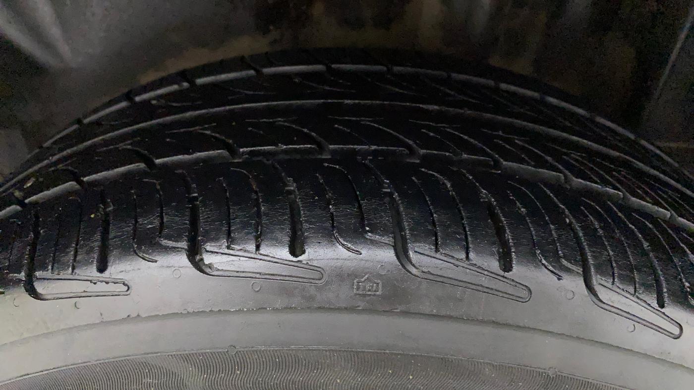 2019 Volkswagen Vento HIGHLINE DIESEL 1.5, Diesel, Manual, 1,17,683 km, Left Rear Tyre Tread