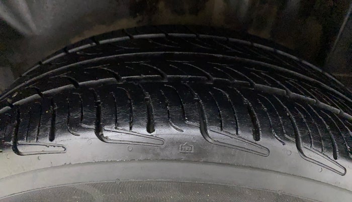 2019 Volkswagen Vento HIGHLINE DIESEL 1.5, Diesel, Manual, 1,17,683 km, Left Rear Tyre Tread