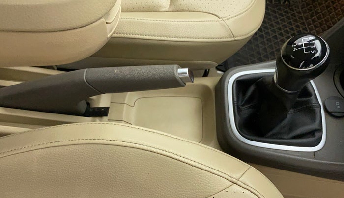 2019 Volkswagen Vento HIGHLINE DIESEL 1.5, Diesel, Manual, 1,17,683 km, Gear Lever
