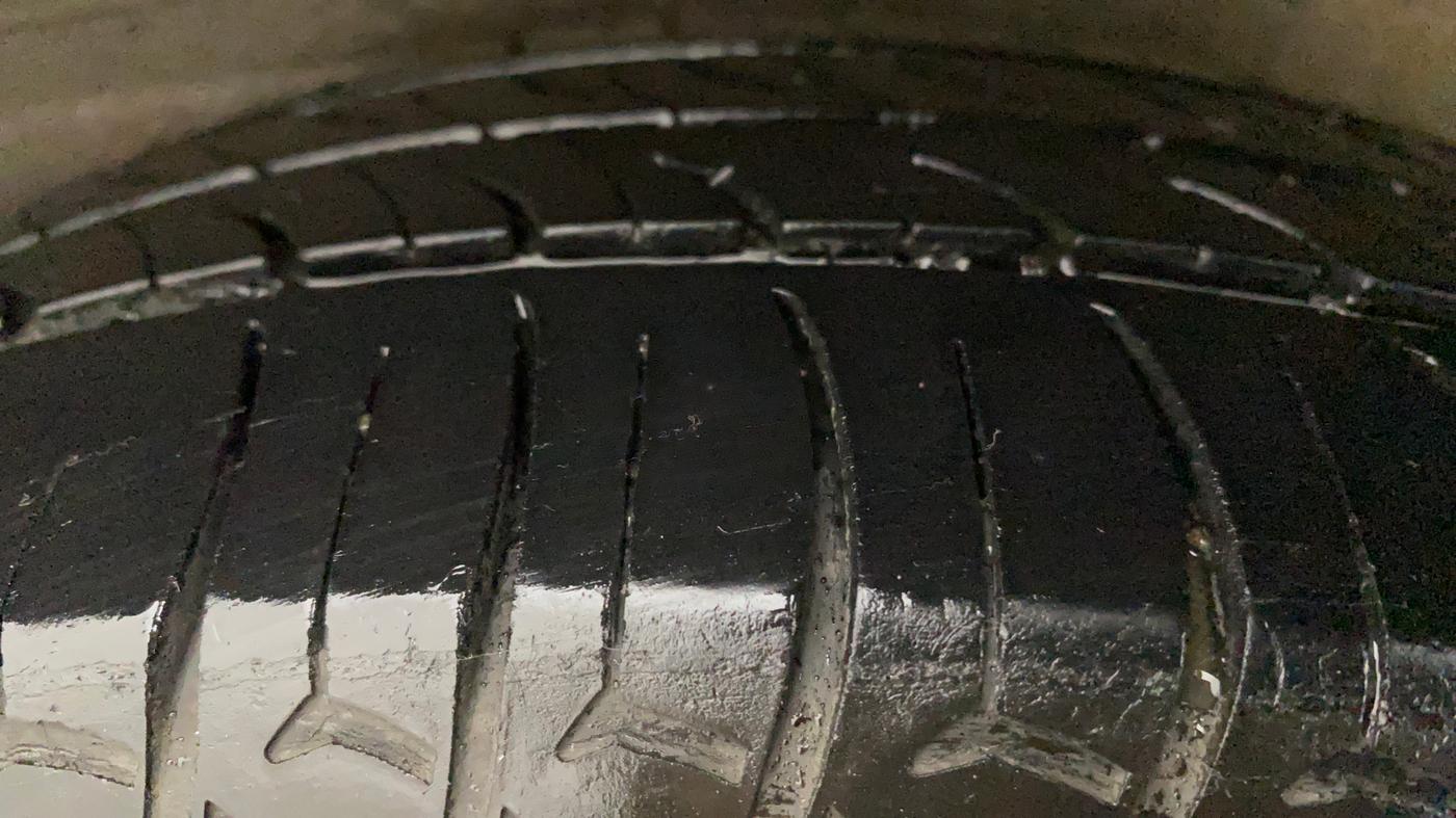 2016 Maruti Wagon R 1.0 VXI, CNG, Manual, 96,298 km, Left Rear Tyre Tread
