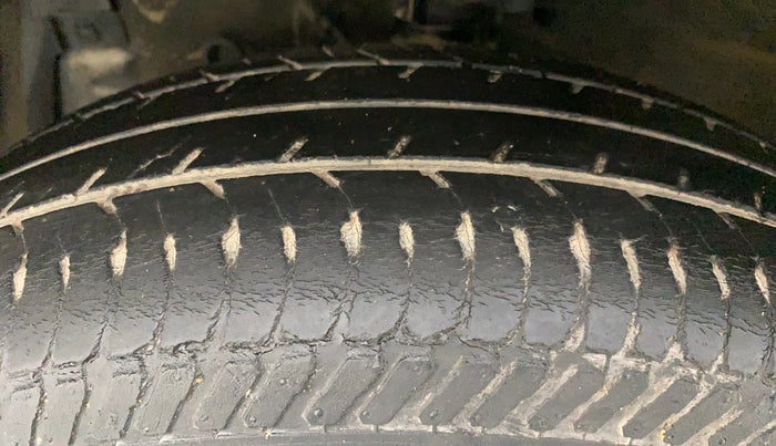 2015 Maruti Swift VDI ABS, Diesel, Manual, 45,074 km, Left Front Tyre Tread