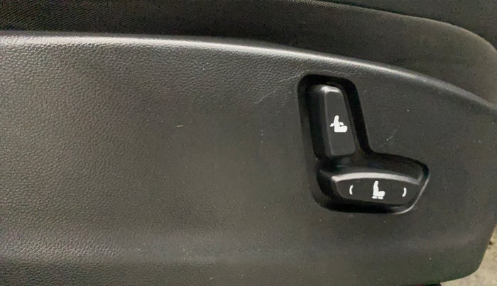 2019 MG HECTOR SHARP 1.5 DCT PETROL, Petrol, Automatic, 80,285 km, Driver Side Adjustment Panel