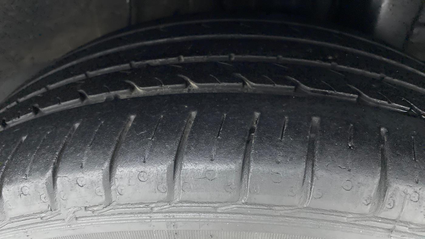 2018 Hyundai Elite i20 ASTA 1.2 (O), Petrol, Manual, 38,455 km, Left Rear Tyre Tread