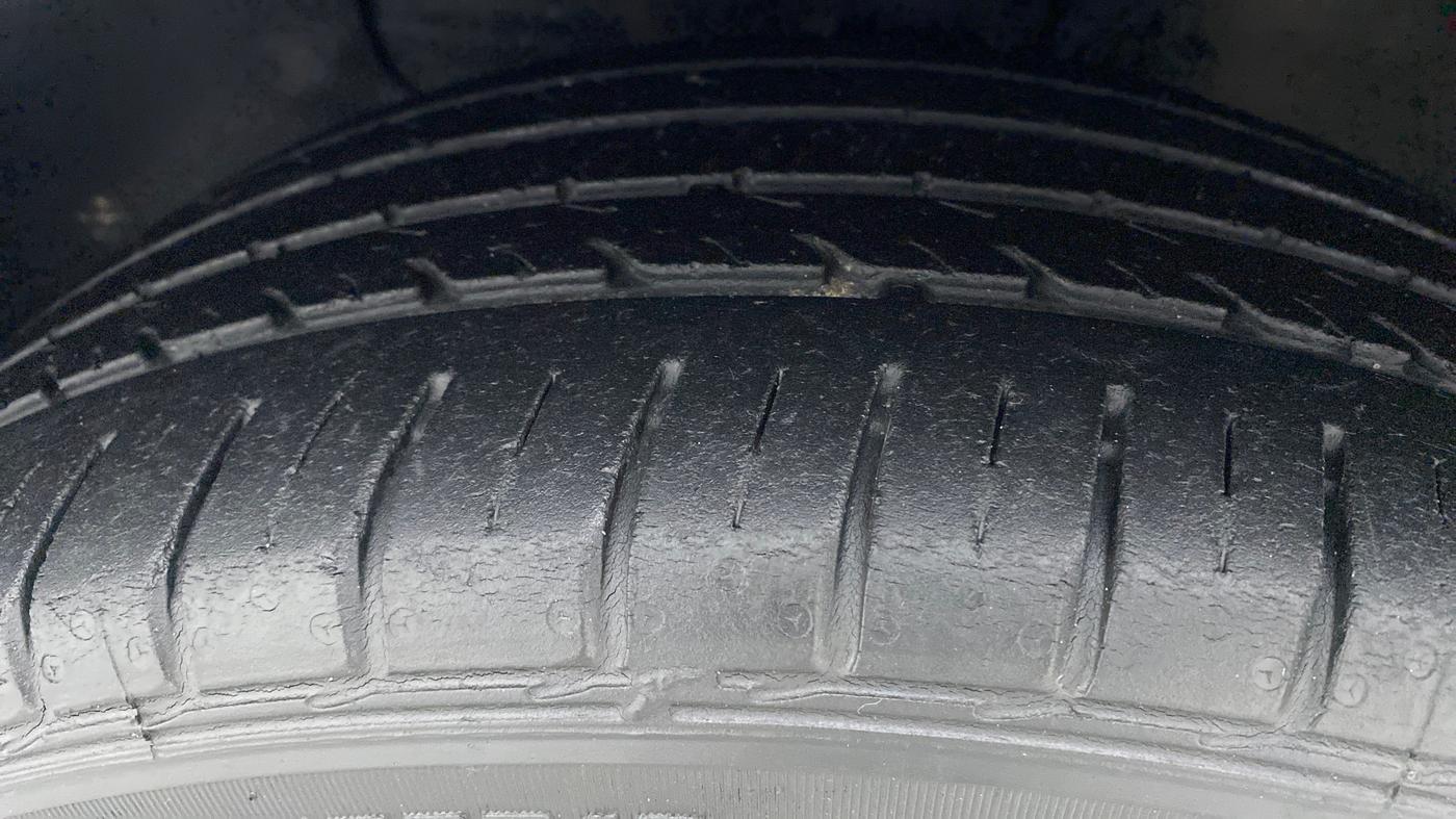 2018 Hyundai Elite i20 ASTA 1.2 (O), Petrol, Manual, 38,455 km, Left Front Tyre Tread